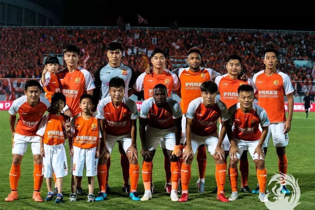 [CBA]陆文博分球底角 王奕博三分出手一箭穿.