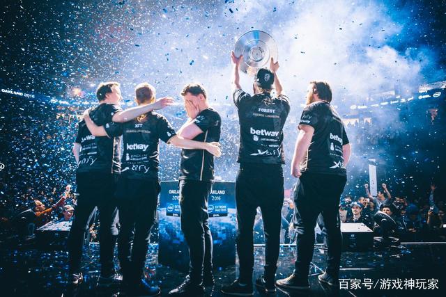 主播遇见冰雪丨收官啦！康辉的工作总结是什么样的？.