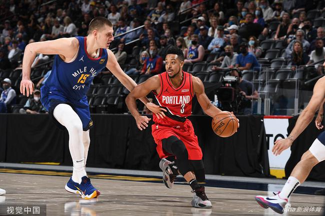 他在高位逼 他在高位逼